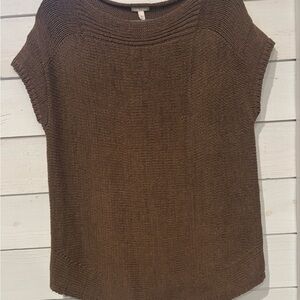Talbots Olive Green Crew Neck Sweater Short Sleeve in size medium
